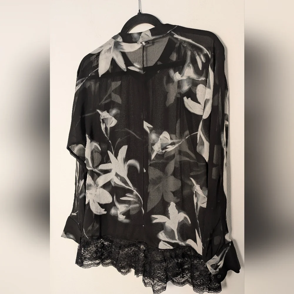 Calvin Klein Women’s Floral Chiffon Button-Up Sheer Top Size S Black White Lace - Picture 6 of 10